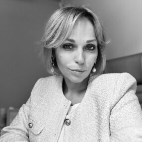 Анна Зелова